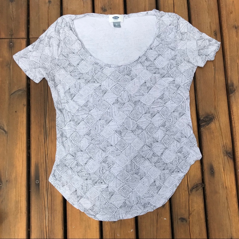 ✨3 for $15 Old Navy tee